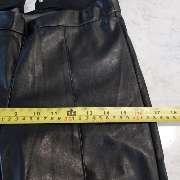 👖H&M BLACK FAUX LEATHER PANTS - Picture 8 of 8